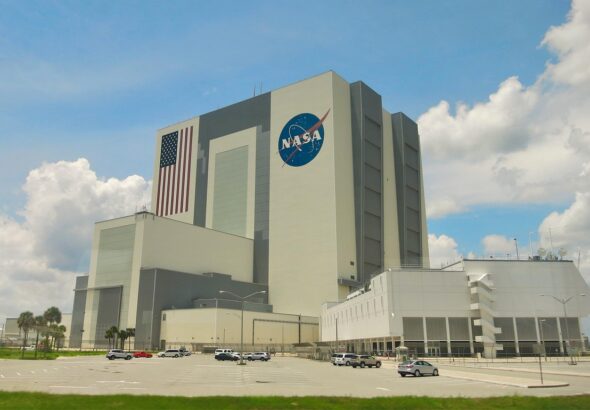 Een enorm Nasa gebouw