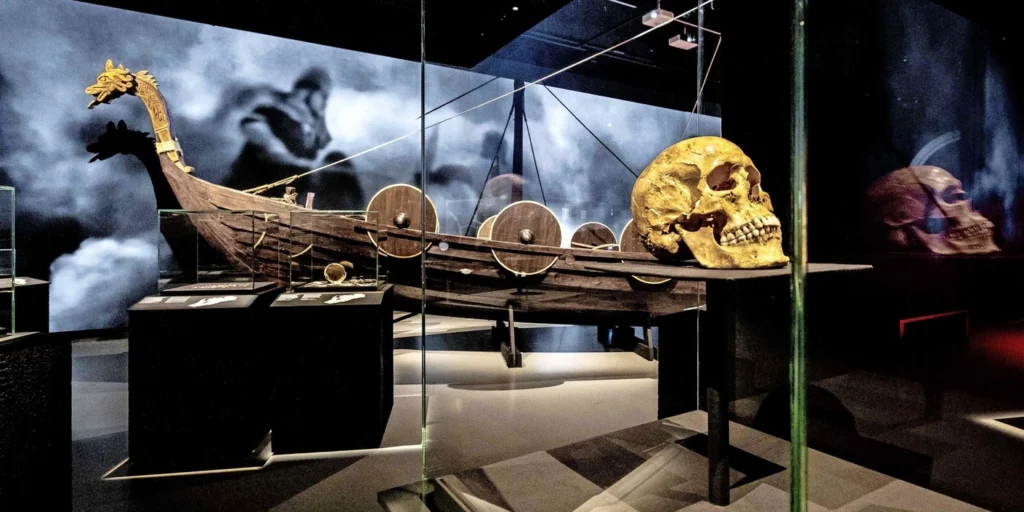Een vikingschip in het Fries Museum