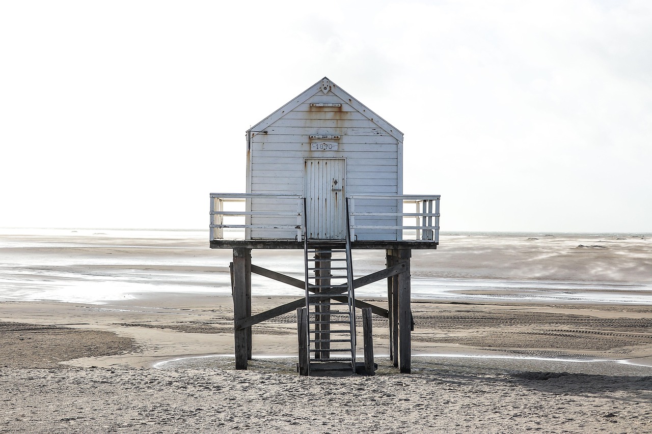 een hut op het strand van Vlieland